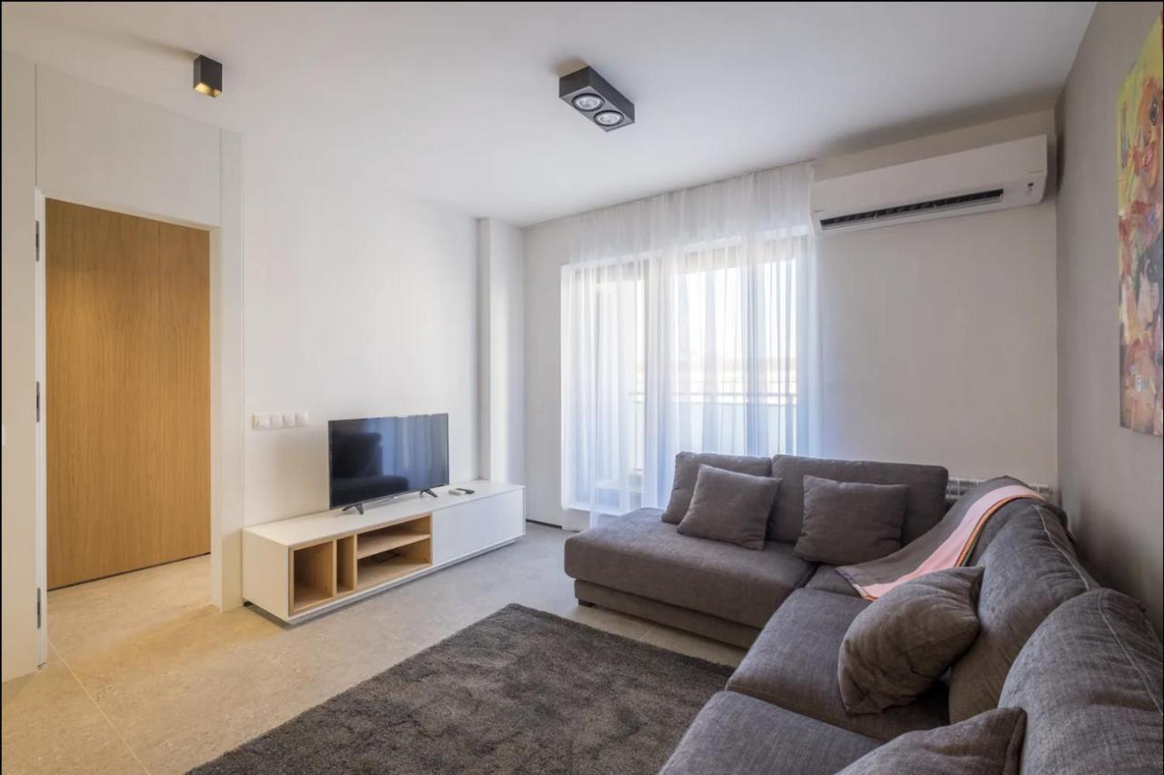 City Apartments - Mall Of Sofia & Metro Station Kültér fotó